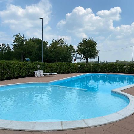 La Lanterna - Appartamenti In Residence Con Piscina ديسينسانو ديل غاردا المظهر الخارجي الصورة